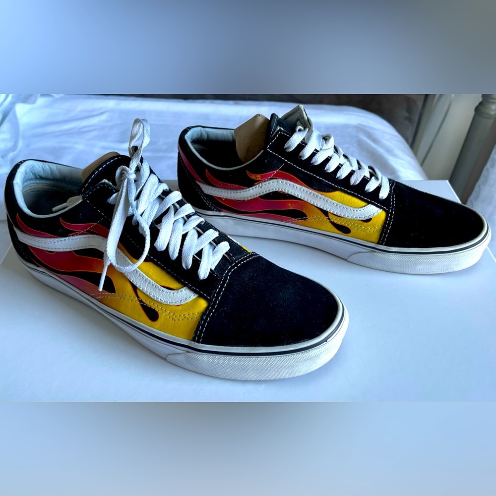 Vans Old Skool Flame Low Top Black Flame Skate Shoes. Men 10.5 & Woman 12